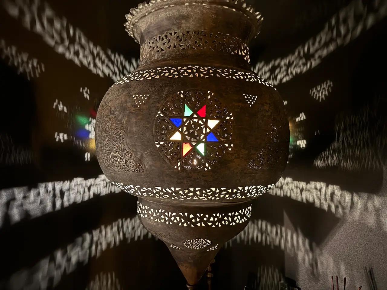 Orientalische Leuchte im Spa des EMILU Hotel