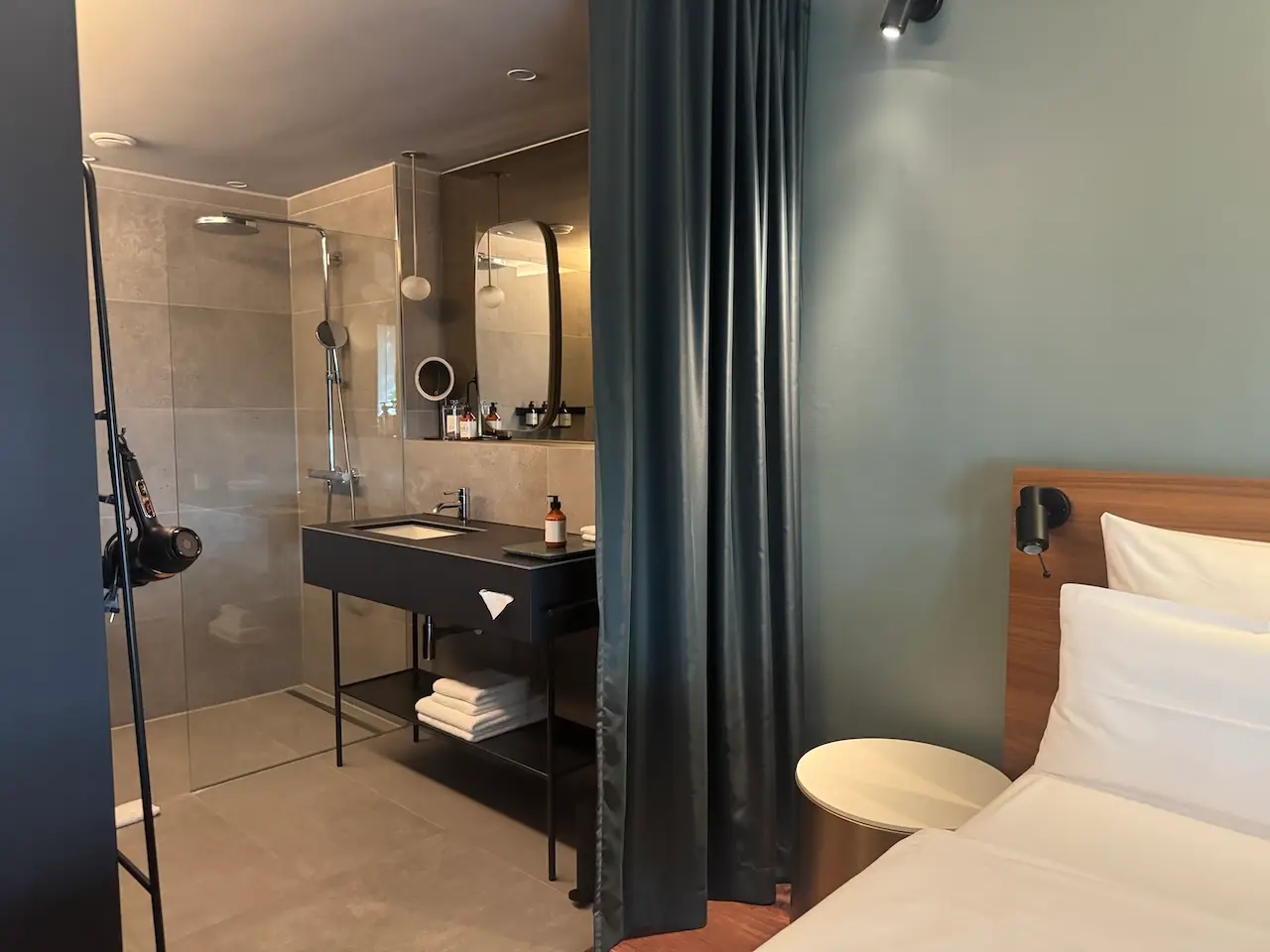 Zimmer im EMILU Hotel Stuttgart