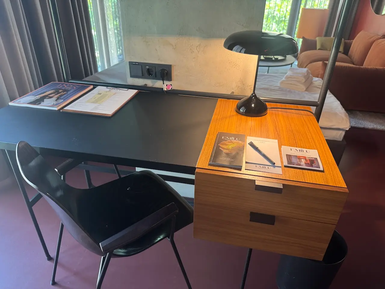 EMILU Hotel: Schreibtisch in der Suite