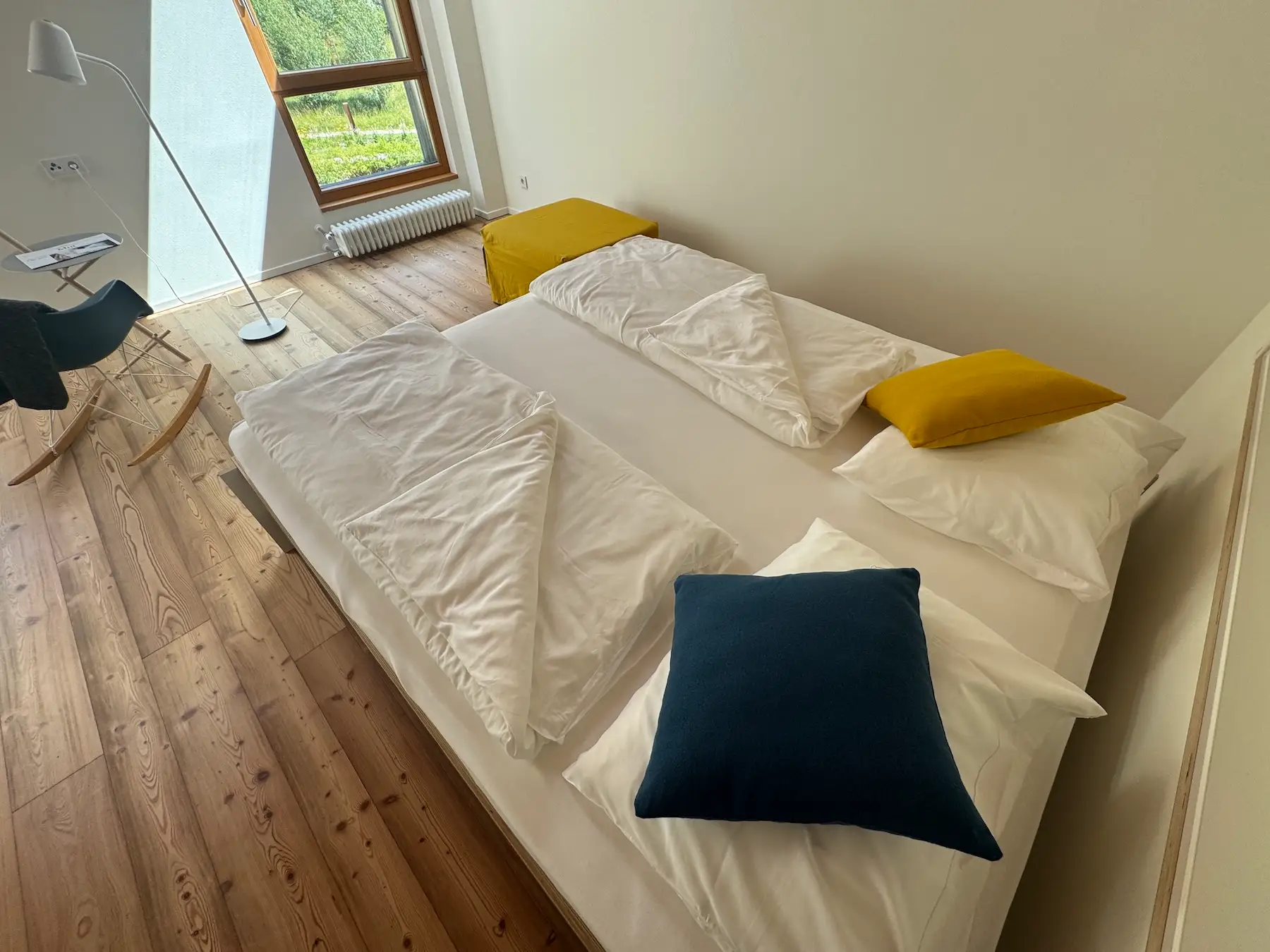 Zum Hirschen Senale: Zimmer mit Holzboden
