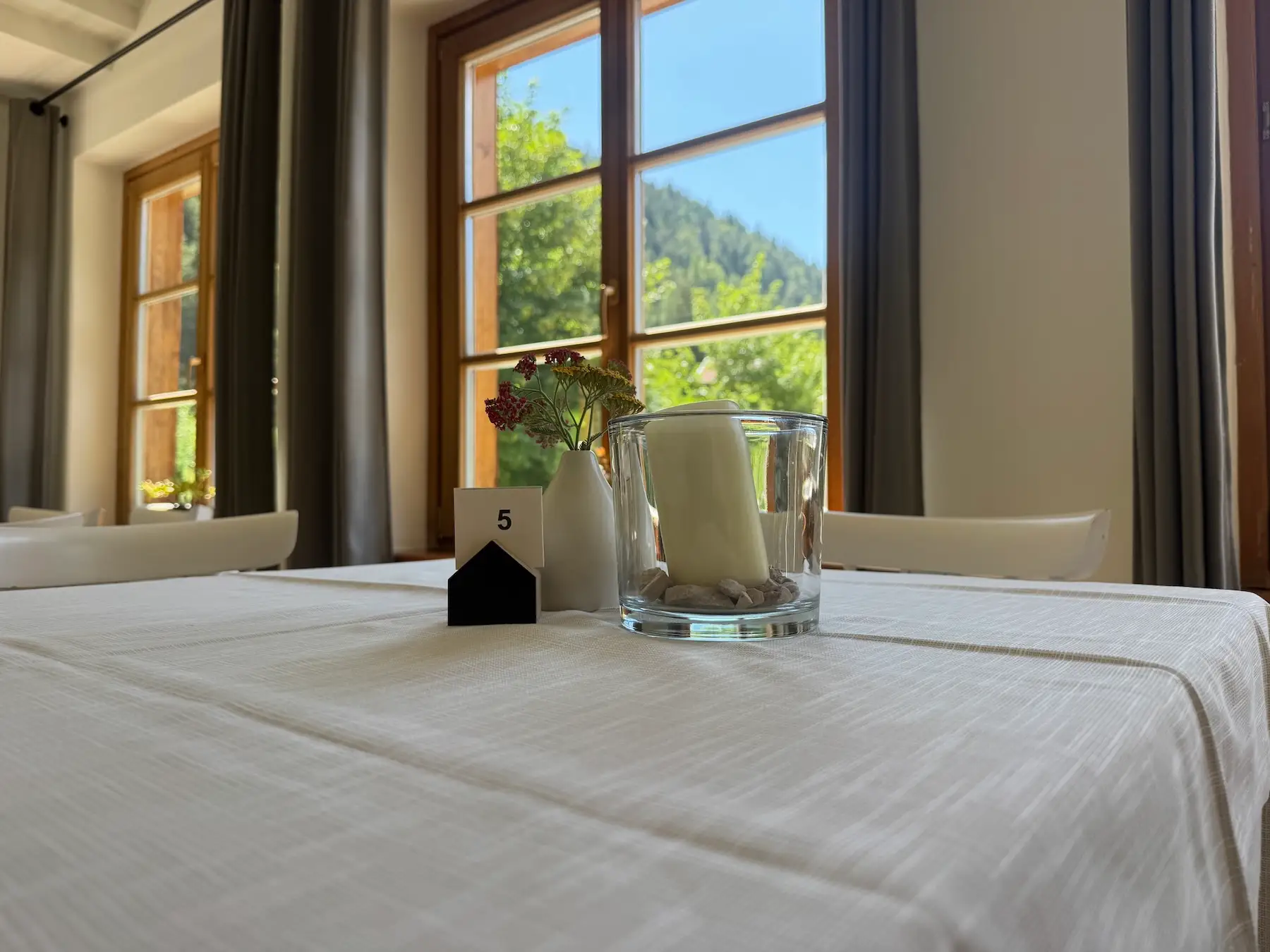 Zum Hirschen Senale: Deko auf dem Tisch im Restaurant