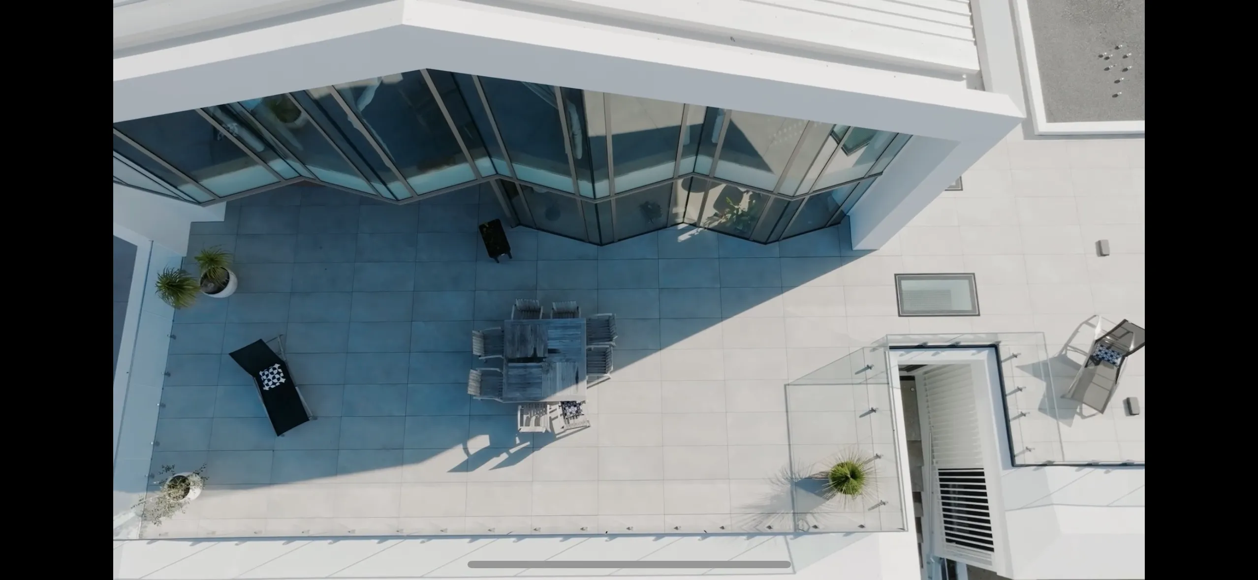 Tiles on membrane deck