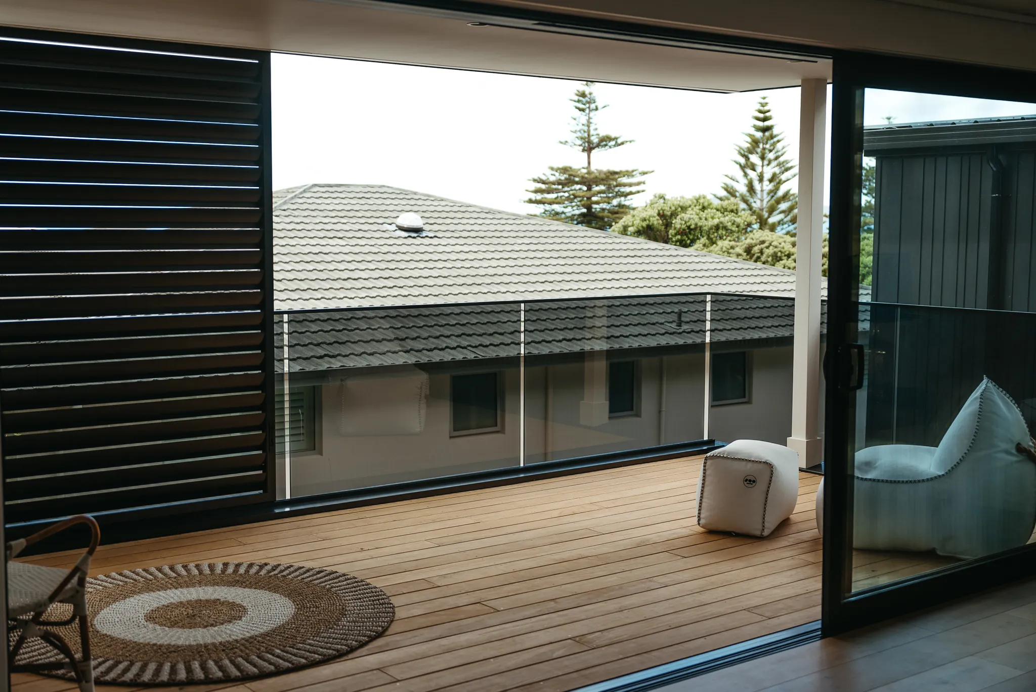 Timber Pedestal Deck on Anchorjak pedestals in Mairangi Bay