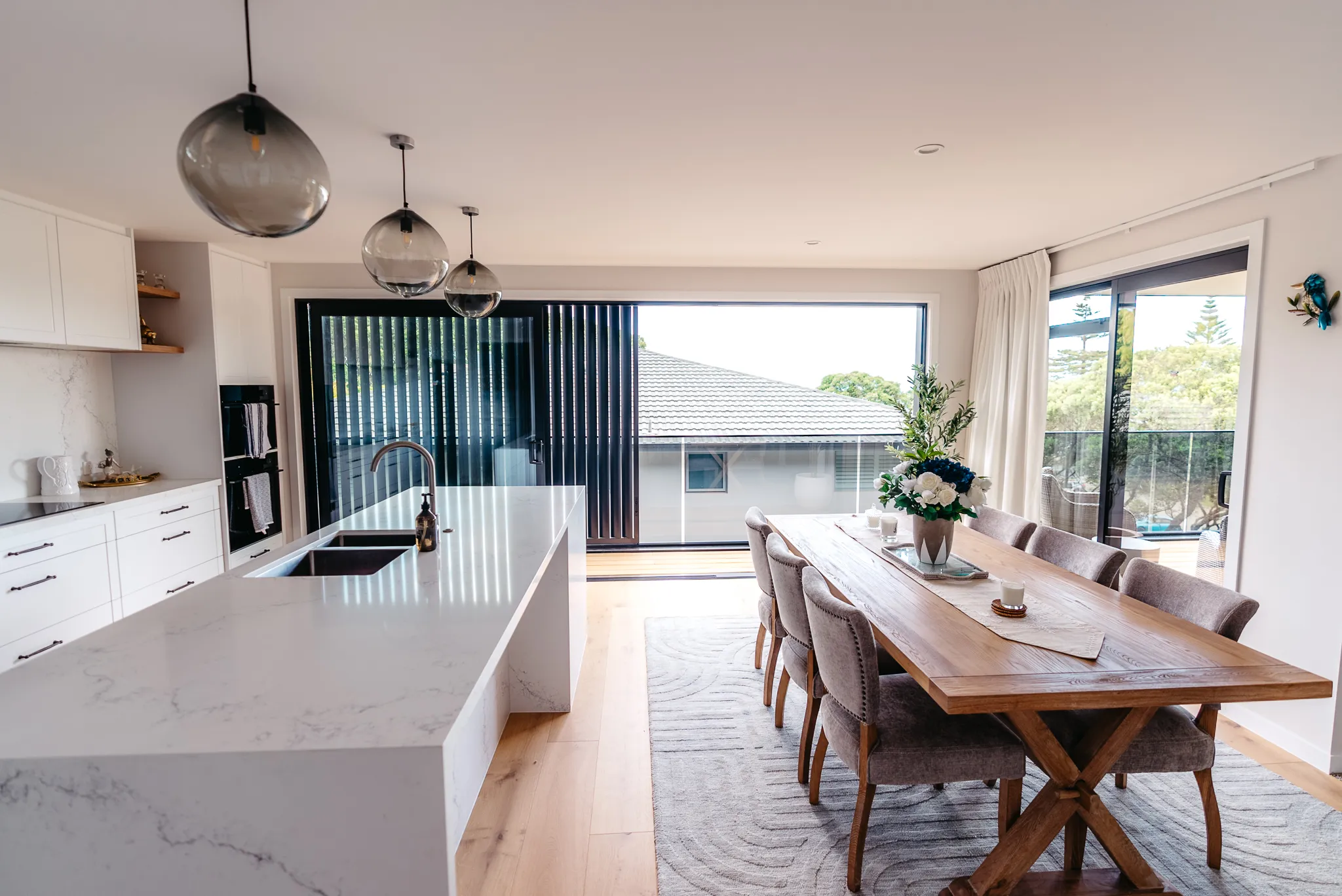 Timber Pedestal Deck on Anchorjak pedestals in Mairangi Bay