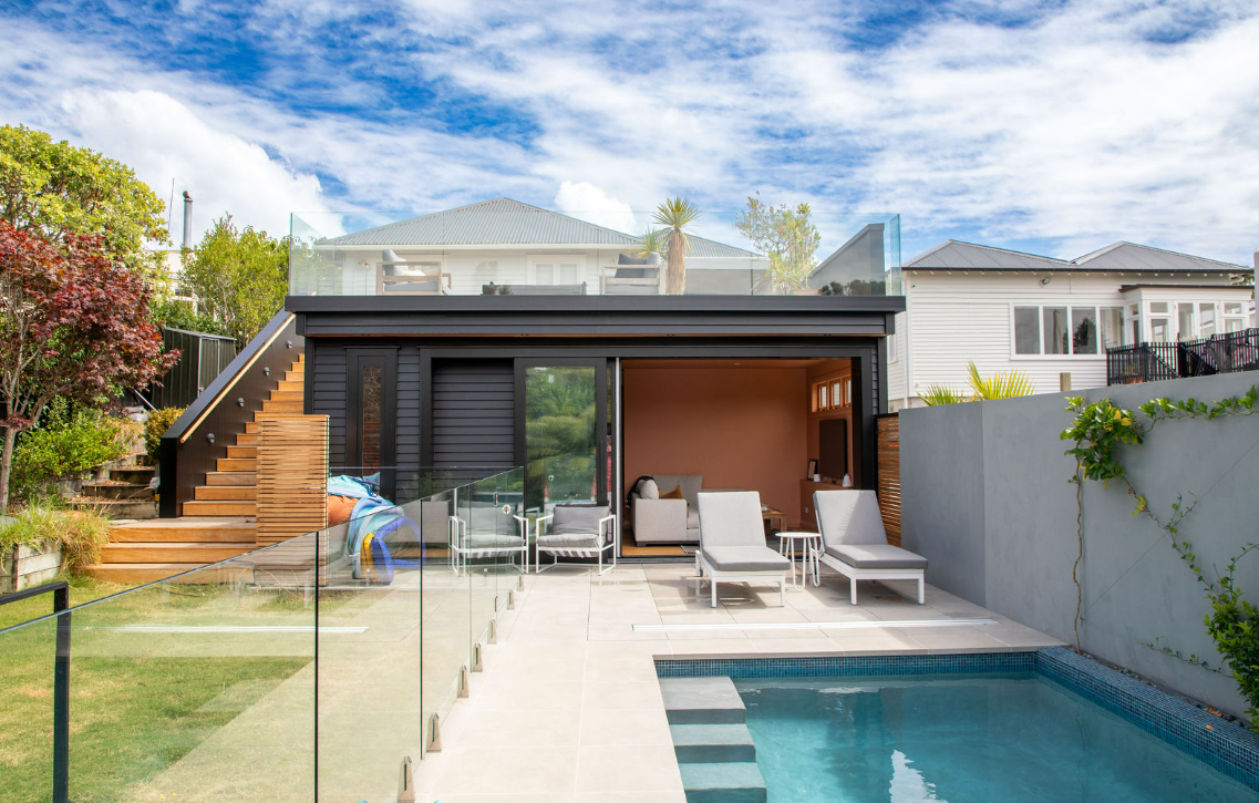edestal Pavers & Floating Aluminium Deck Systems installed on Corna Keepa long span joists