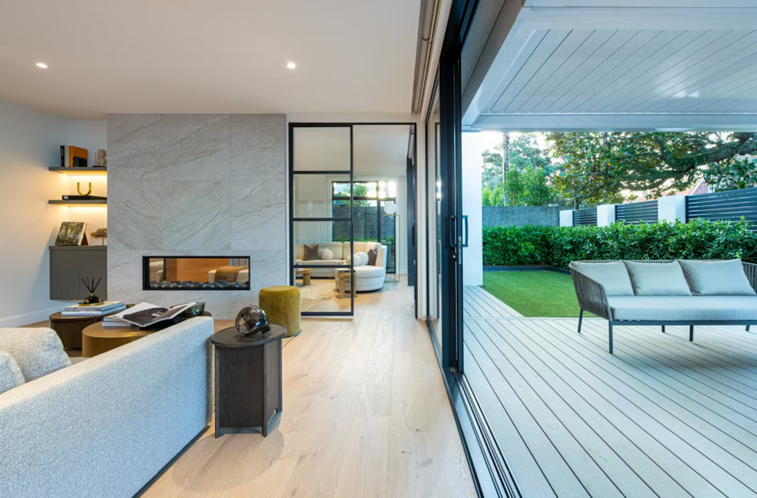 Floating Aluminium Deck Systems installed on Cobbles over ground