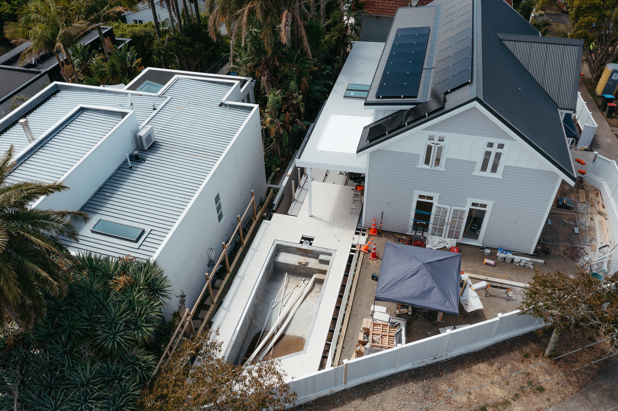 Anchorjak® permeable tile decking system