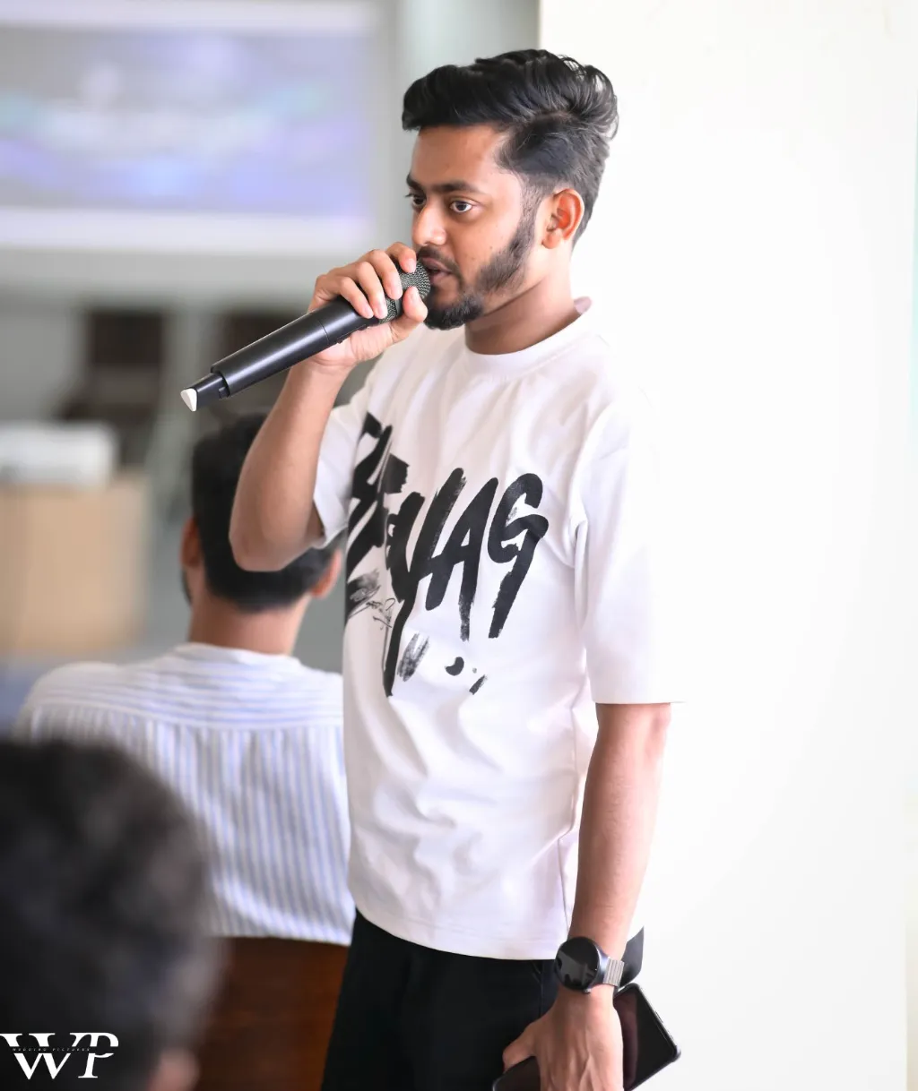 Participant asking a question during the interactive Q&A session at GearCon Comilla 2025.