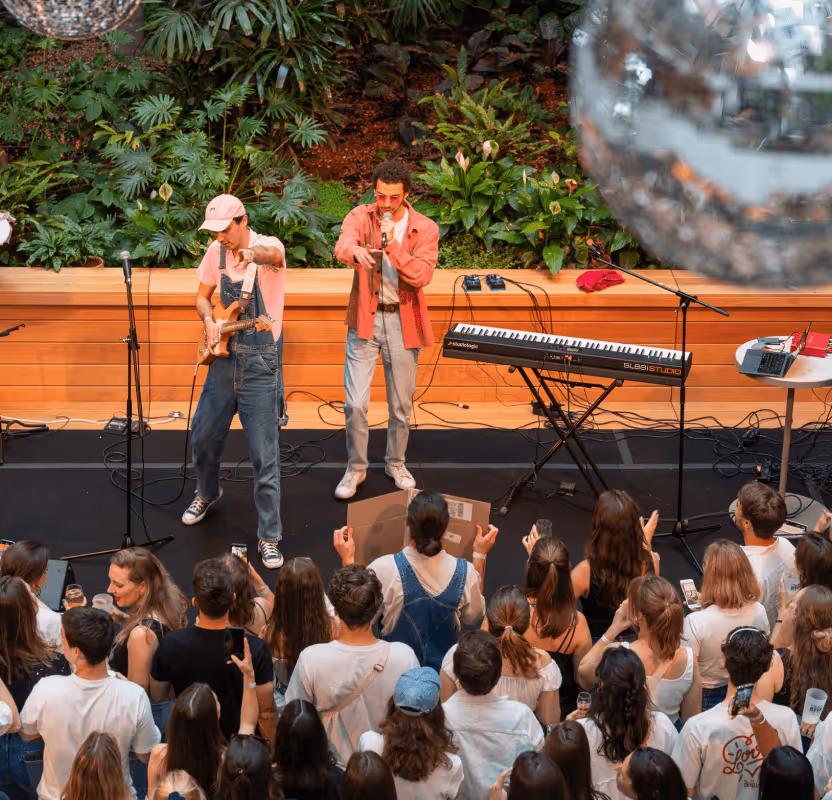 Photo illustration coworking Morning