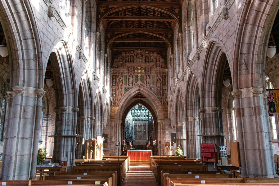 Holy Cross Crediton, Nave