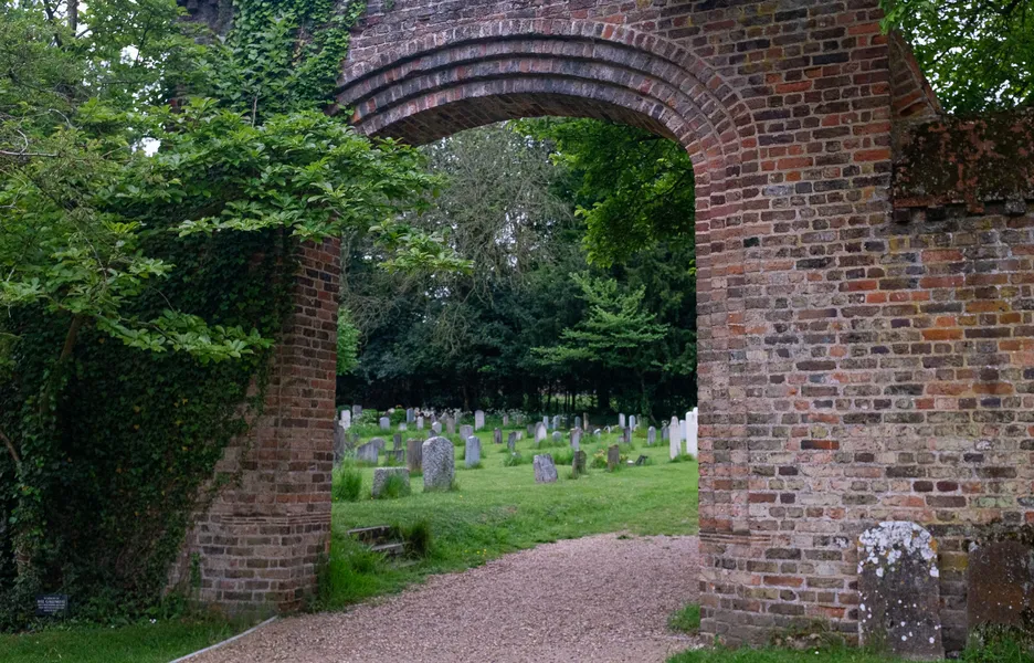 Graveyard Arch, Sonning