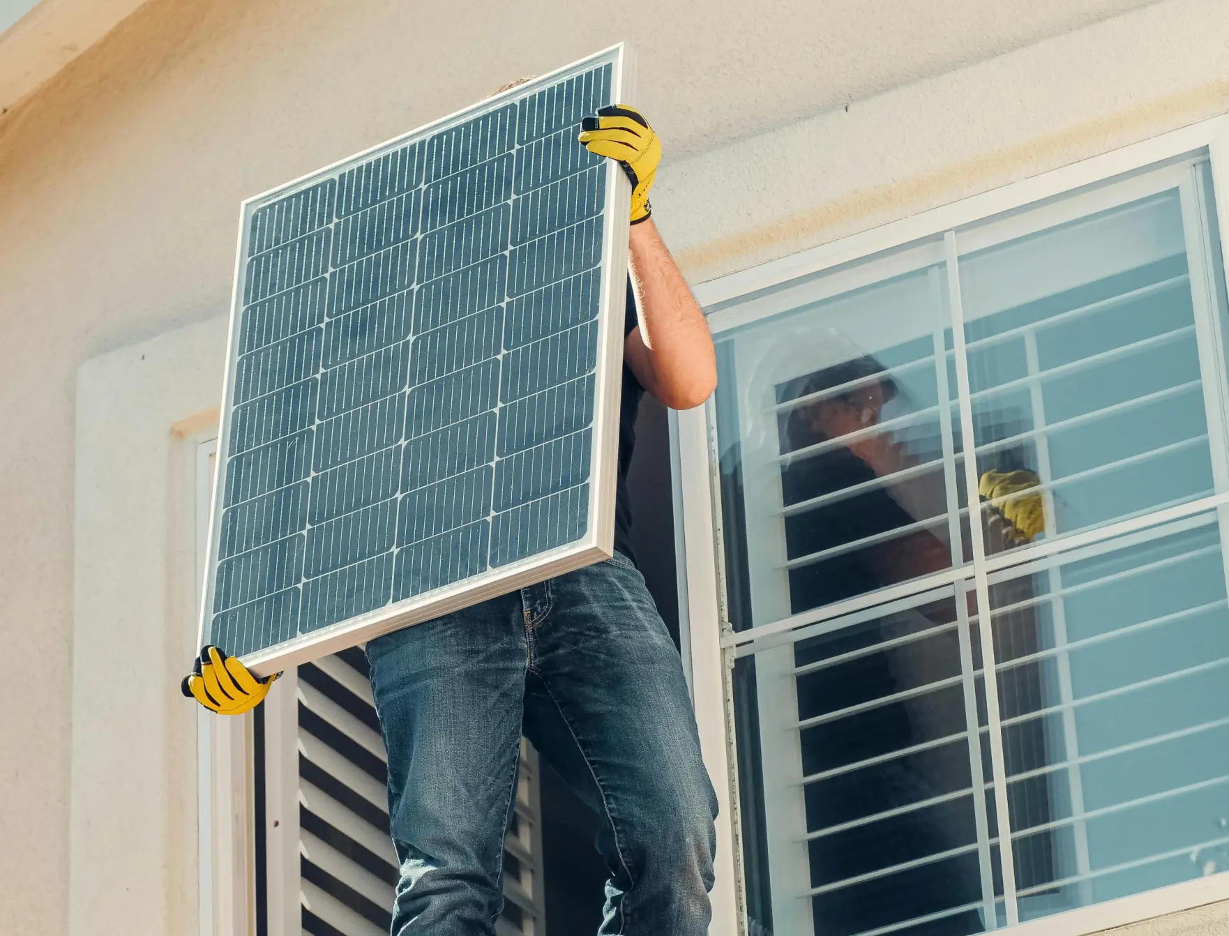 Professional battery installation by certified Sunollo team