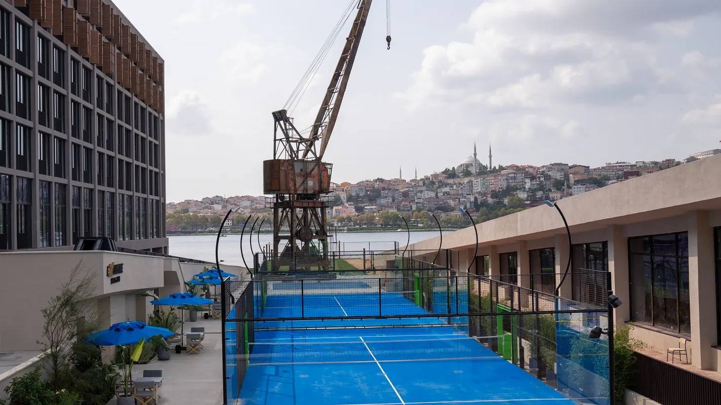rixos tersane istanbul padel kortu