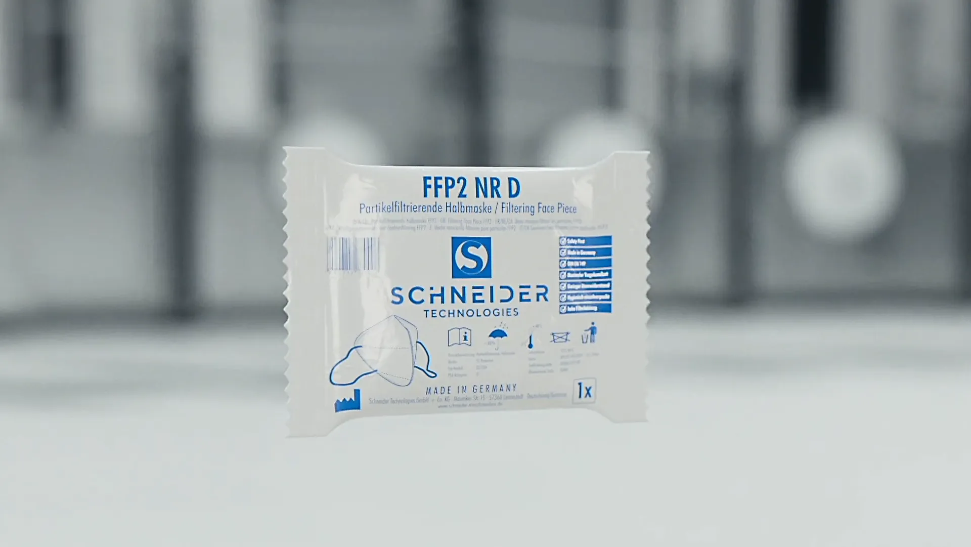 3D-Produktvideo von Schneider Technologies – Nahaufnahme einer hygienisch verpackten FFP2-Maske Made in Germany.