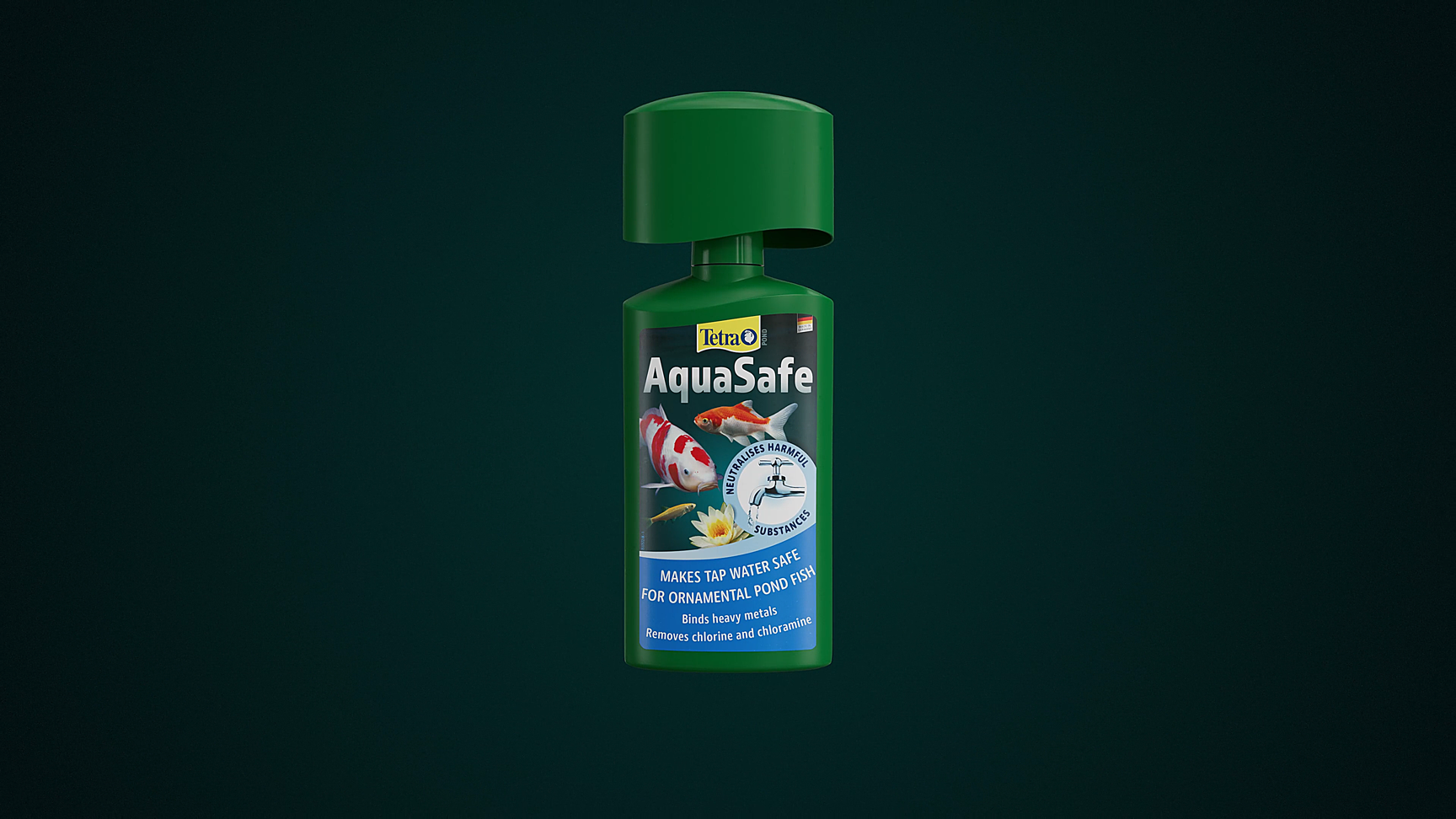3D-Produktvisualisierung: grüne Flasche Tetra AquaSafe für Gartenteiche vor dunkelgrünem Hintergrund, Etikett mit Koi-Fischen, Wasserhahn-Symbol und gelbem Tetra-Logo – modernes Produktvideo.