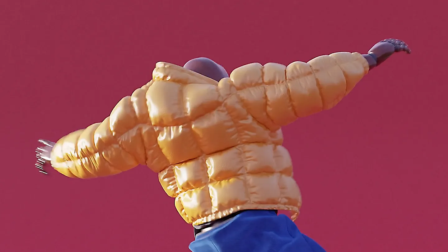 3D-Renderfigur mit holzartigem Kopf und ausgestreckten Armen trägt eine glänzende gelbe Daunenjacke, Rückansicht. Die Detailansicht zeigt die realistische Stoffstruktur der Jacke vor rotem Hintergrund.