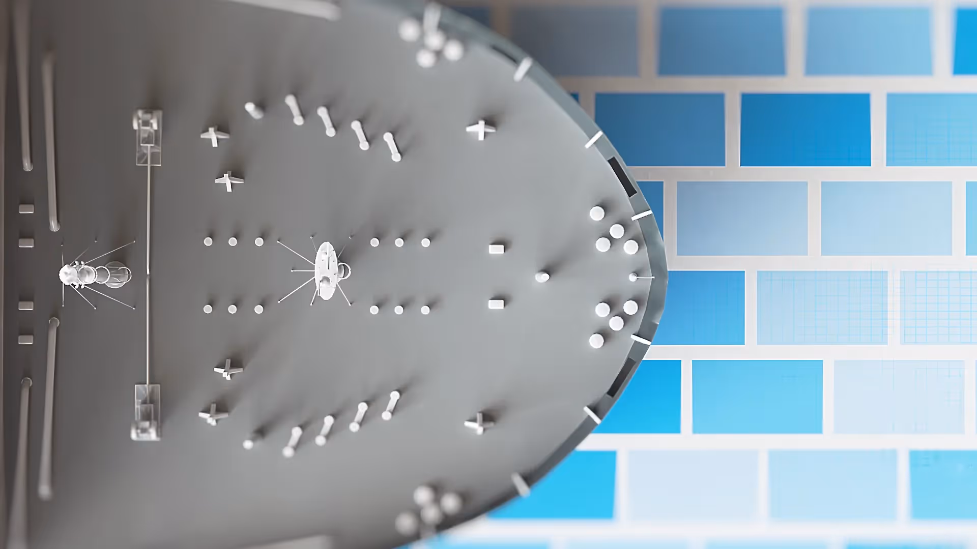 3D-Modell einer Schiffsbug-Ansicht mit technischen Details, im Hintergrund blaues Kachelmuster.