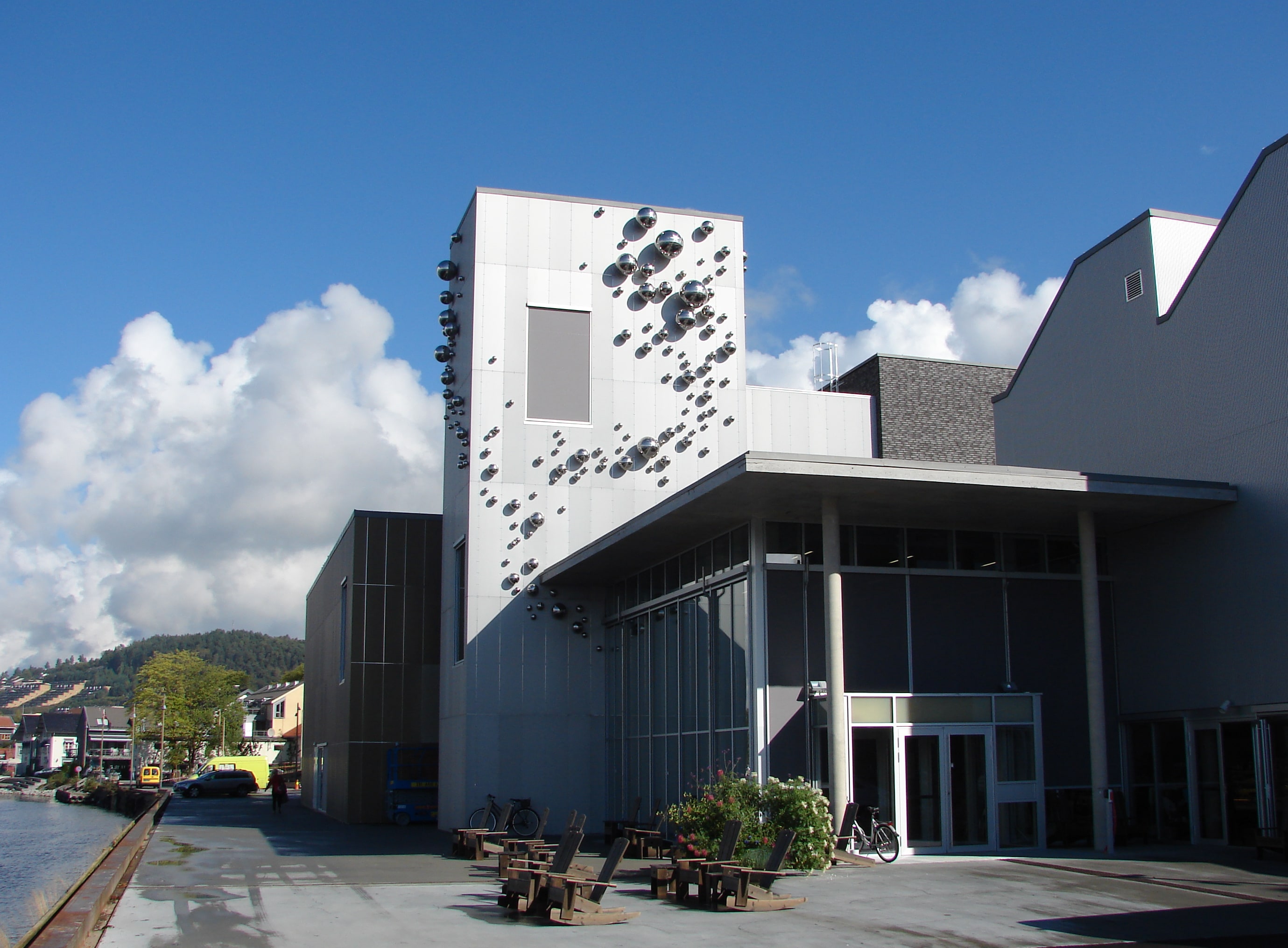 Exterior building of Elvespeilet