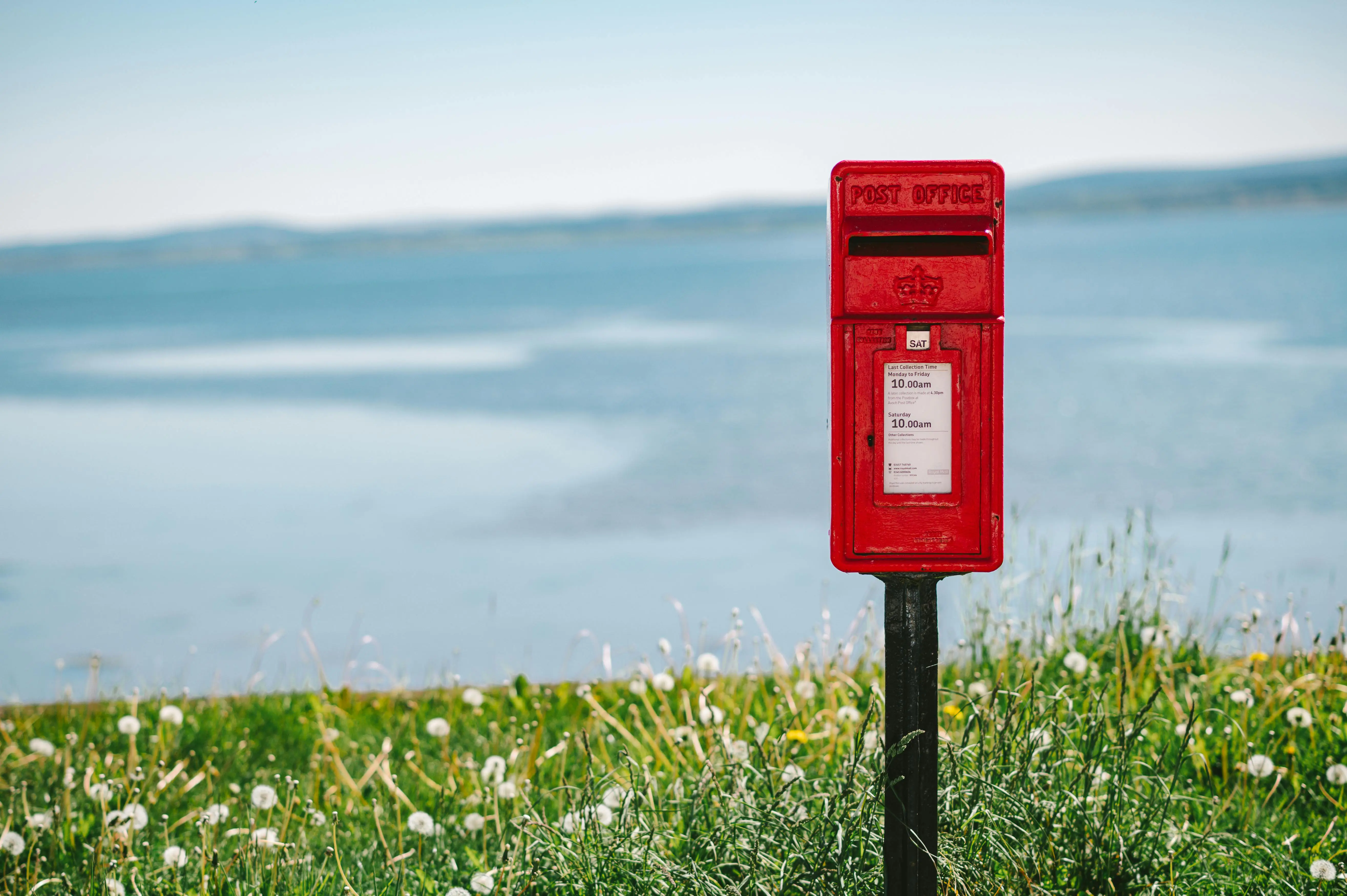 Royal Mail Shipping Services: Guide to Parcel Delivery, Letters, and Finding the Right Service