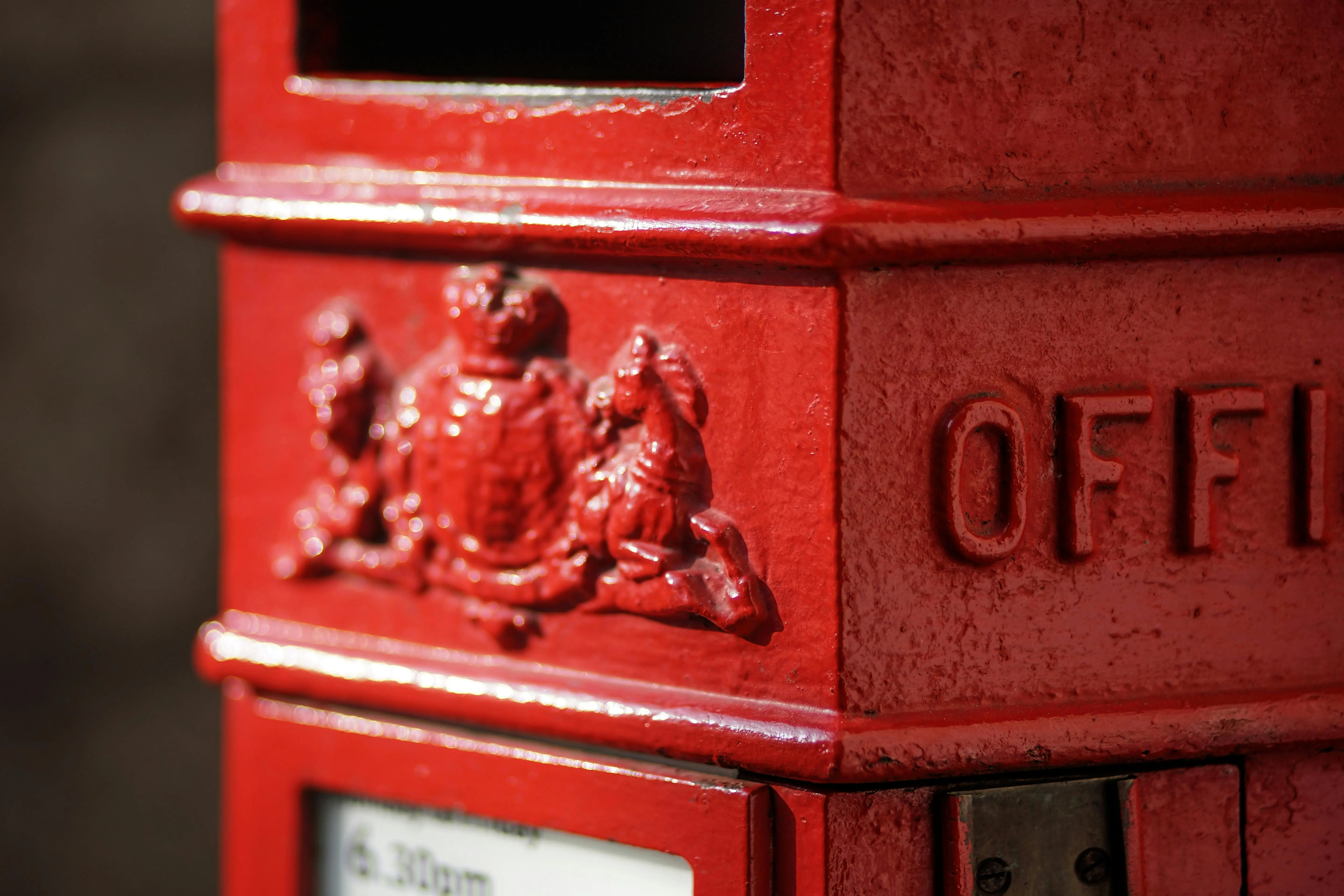 Cheapest Way to Ship with Royal Mail: Save on UK Parcel Delivery in 2026