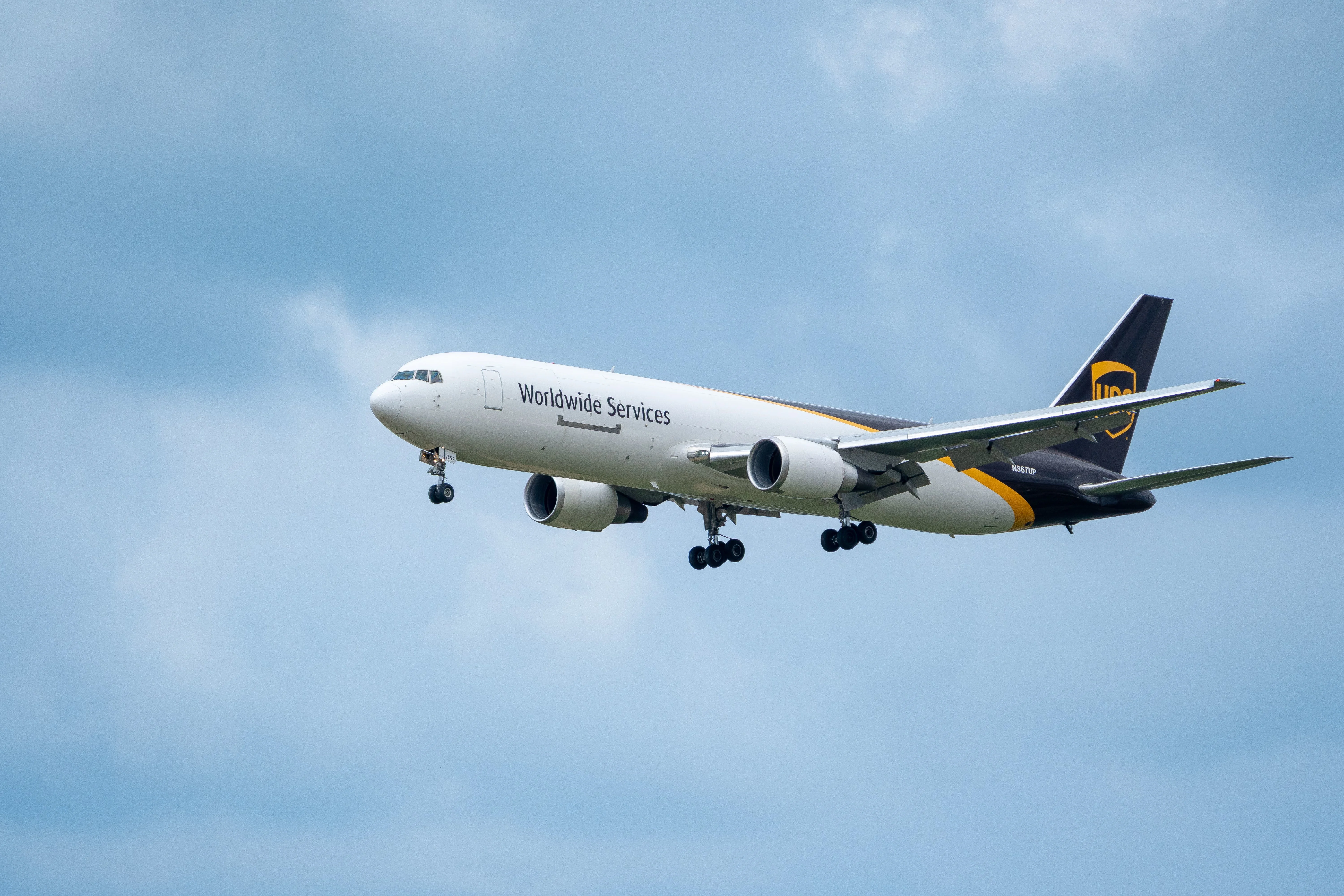 International Shipping Services from Belgium: Best Carriers, Costs & How to Choose