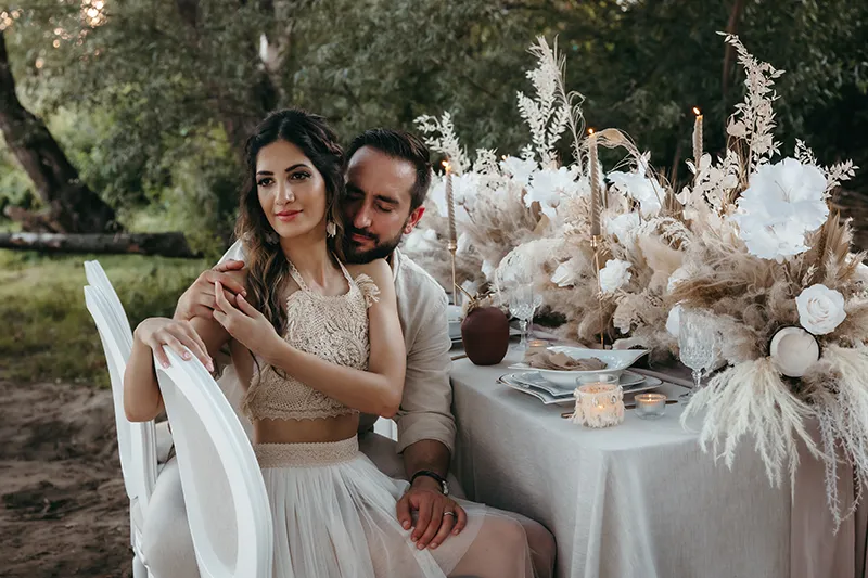 Beach Vibes: Intime Boho-Hochzeit am Aare-Strand