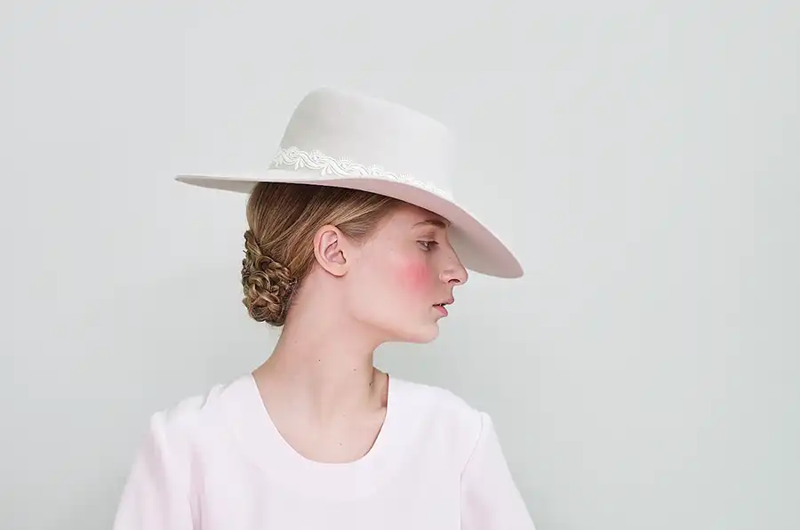 Hochzeitshüte von Cornelia Arbogast