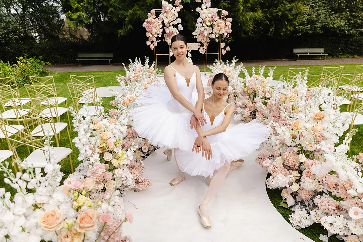 L'amour en Rose: Romantische Hochzeit mit floralen Akzenten
