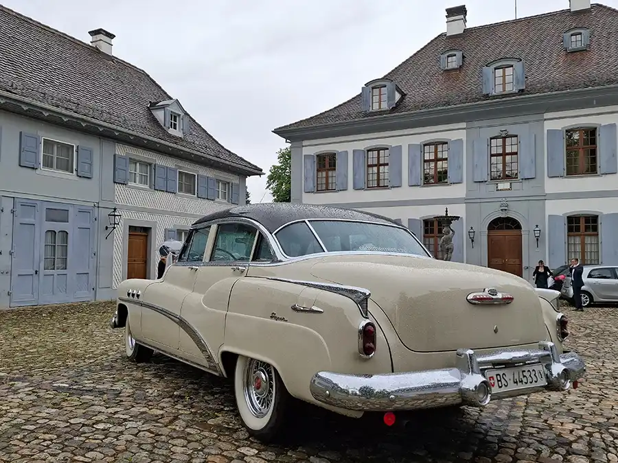 Hochzeitsfahrzeug von oldtimerrent.ch