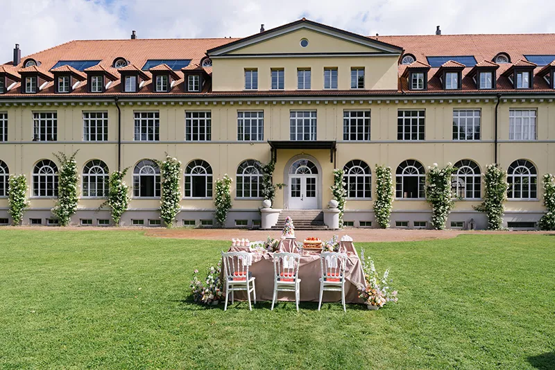 Tea Time Wedding: Märchenhafte Hochzeit im Freien