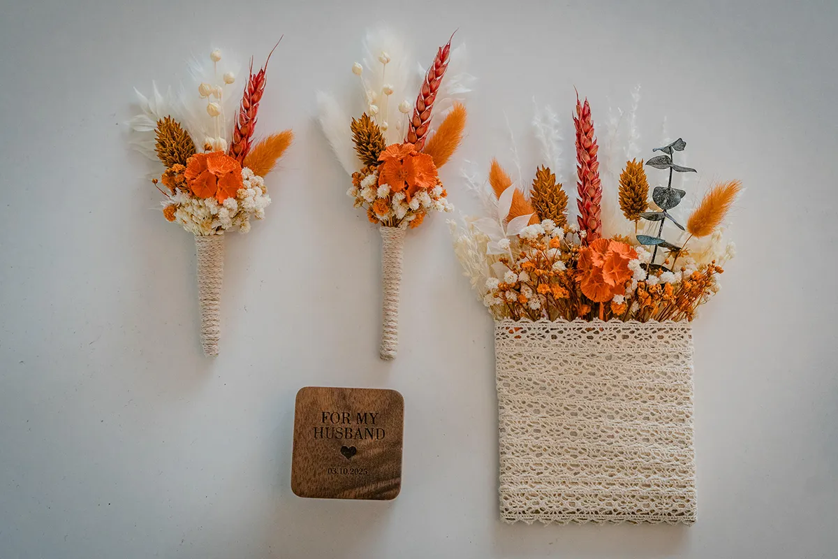 A Lovesong to Remember: Gartenhochzeit in Orange & Creme
