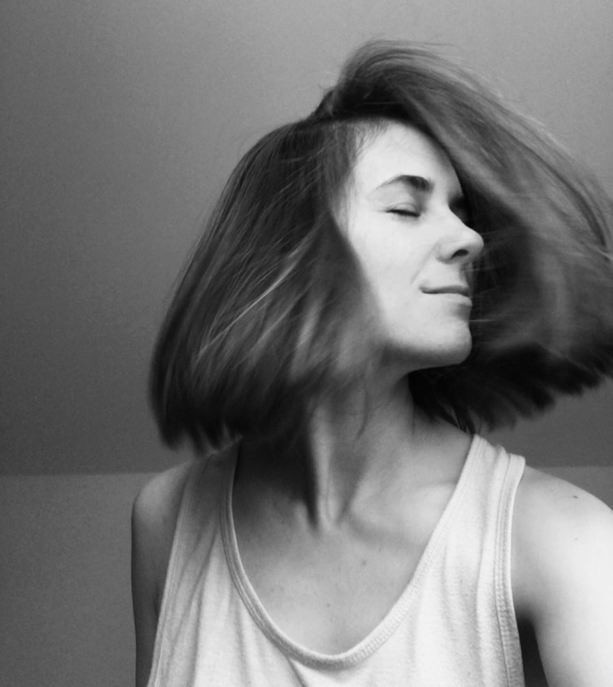 Фотография дизайнера, которому принадлежит этот сайт