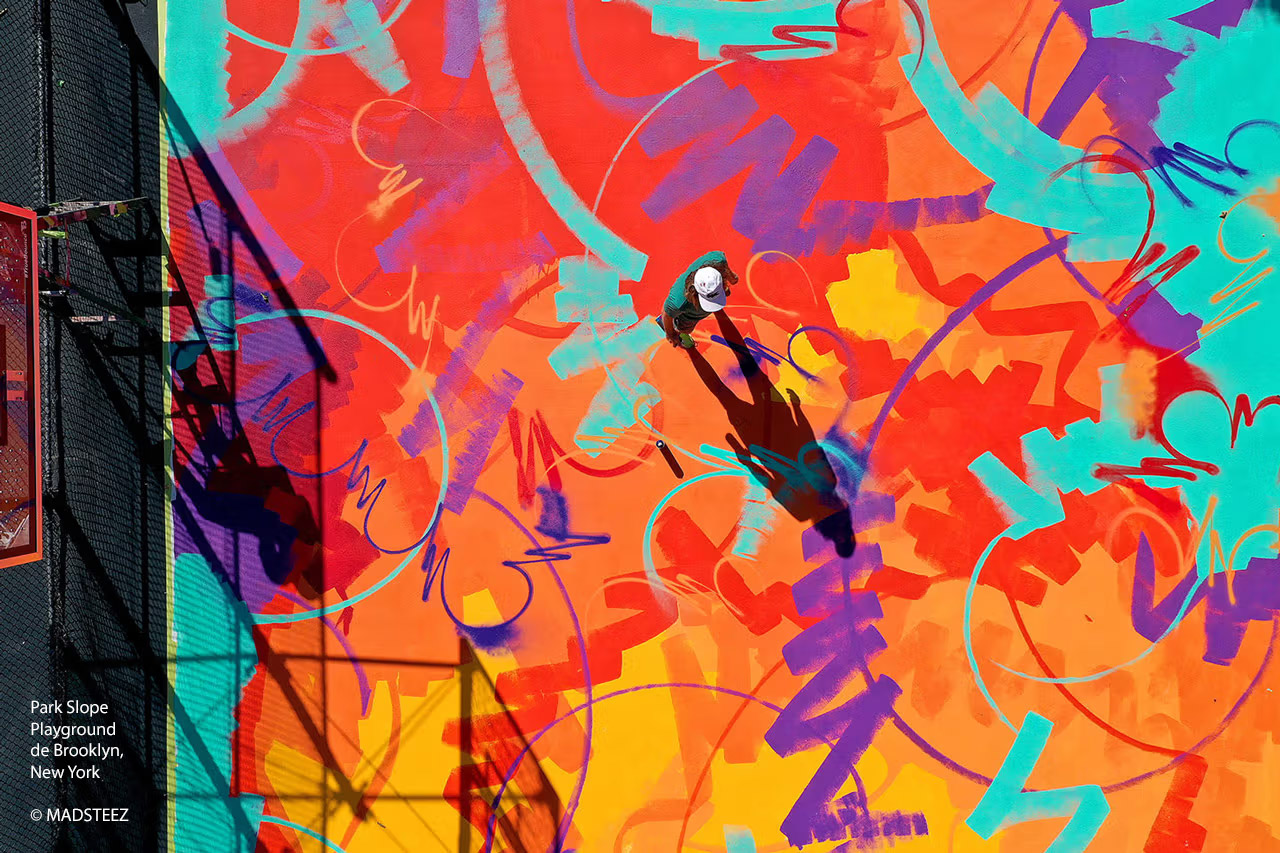 Sifflote, Madsteez, terrain de basketball Park Slope Brooklyn, fresque colorée NBA