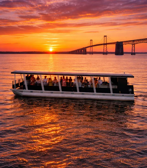 A boat filled with people on a body of water.