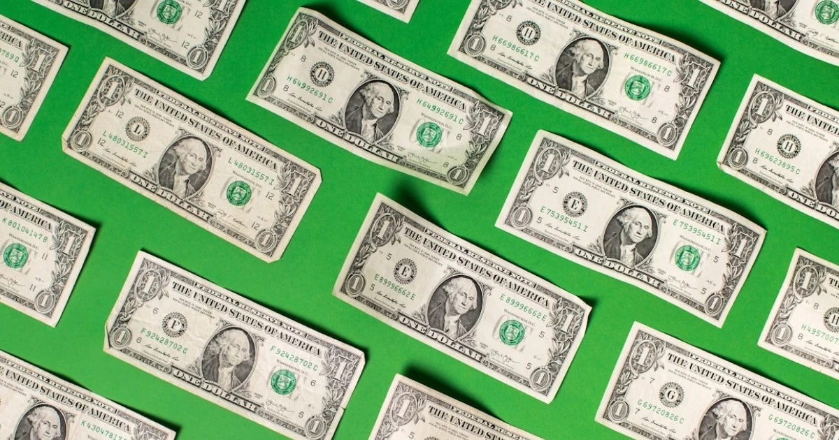 Como comprar dólar online com a melhor cotação sem sair de casa