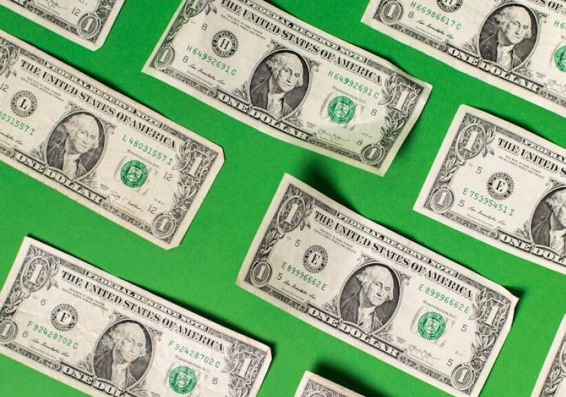 Como comprar dólar online com a melhor cotação sem sair de casa