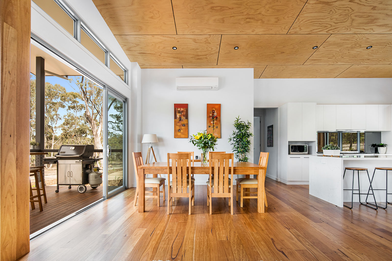 custom home builder vs. volume builder