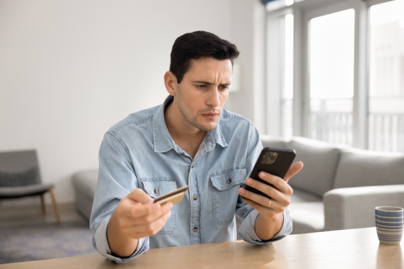 persoana respinsa de banca pentru credit, ia in calcul alternative pe telefon