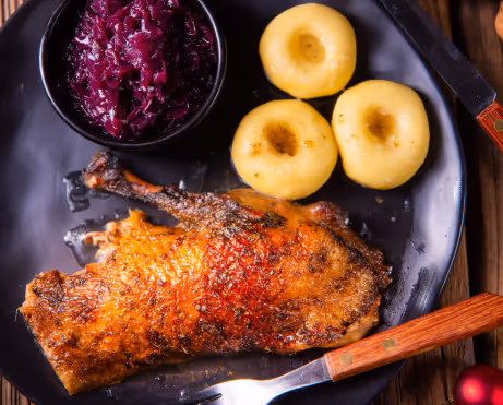 Diétás Libapecsenye Krumplival és Párolt Lilakáposztával