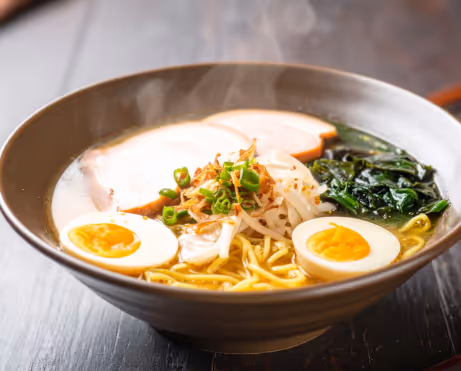 Ázsiai Csirkés-Tojásos Ramen Leves Recept