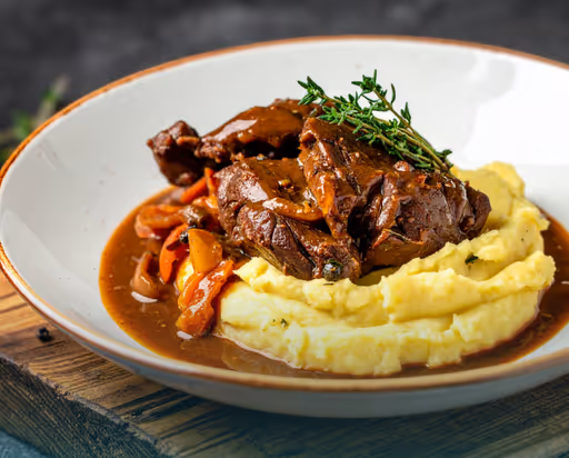 Fehérjegazdag Marhapörkölt Krumplipürével