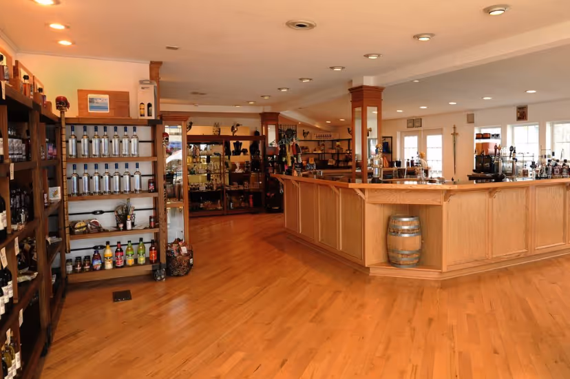 Dark Island Distillery Shop