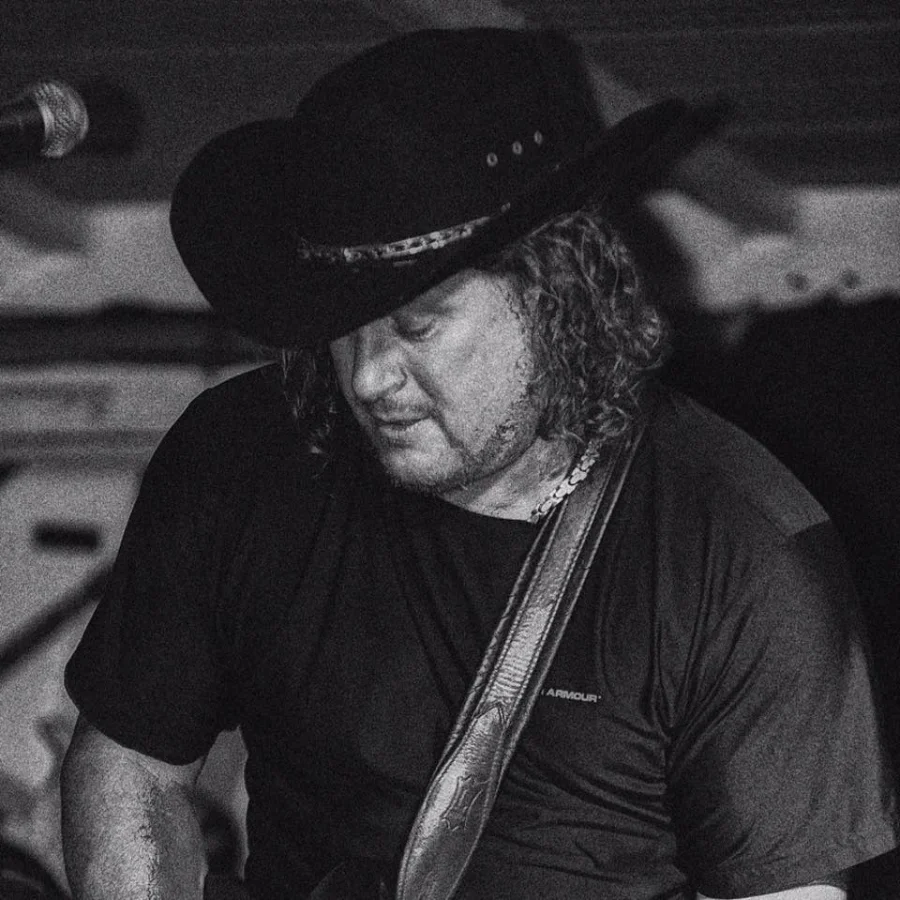 Live Music by Gary Van Brocklin 2024: Captivating performance at Why Knot Tiki Bar.