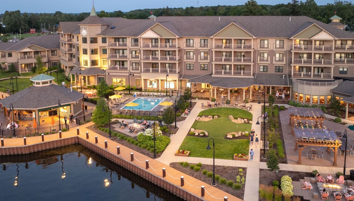 1000 Islands Harbor Hotel waterfront property with St Lawrence River views and elegant accommodations in Clayton, NY