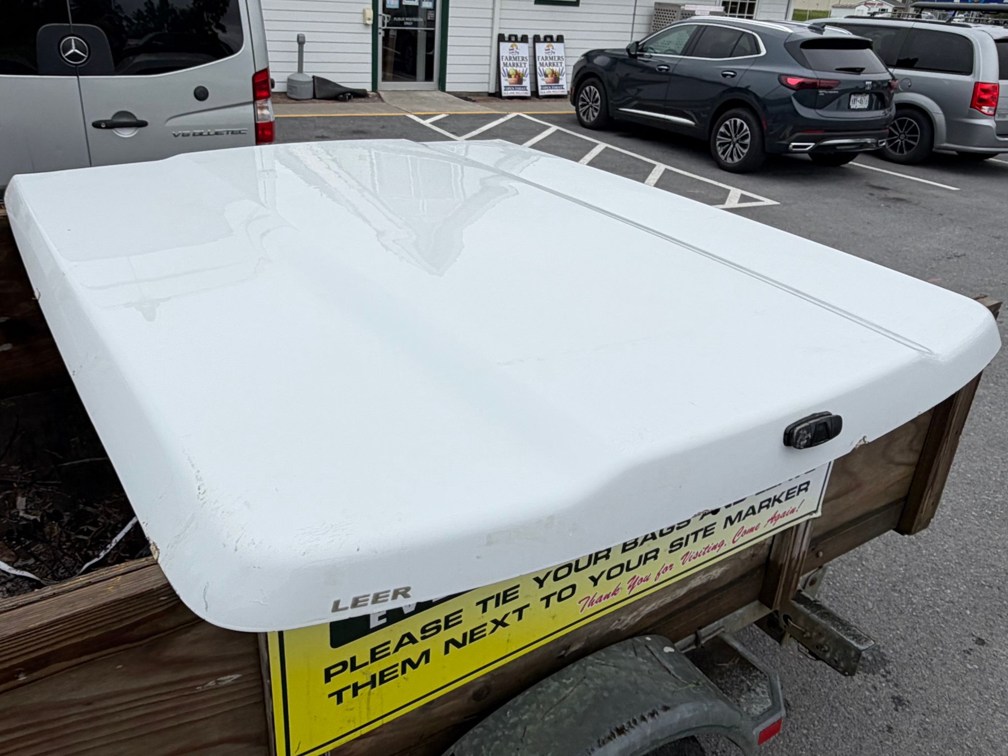 LEER Fiberglass Tonneau Cover