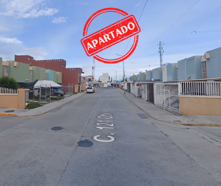 ID: 1074 APARTADO REMATE CASA EN FRACC LOS HEROES 121 ORIENTE