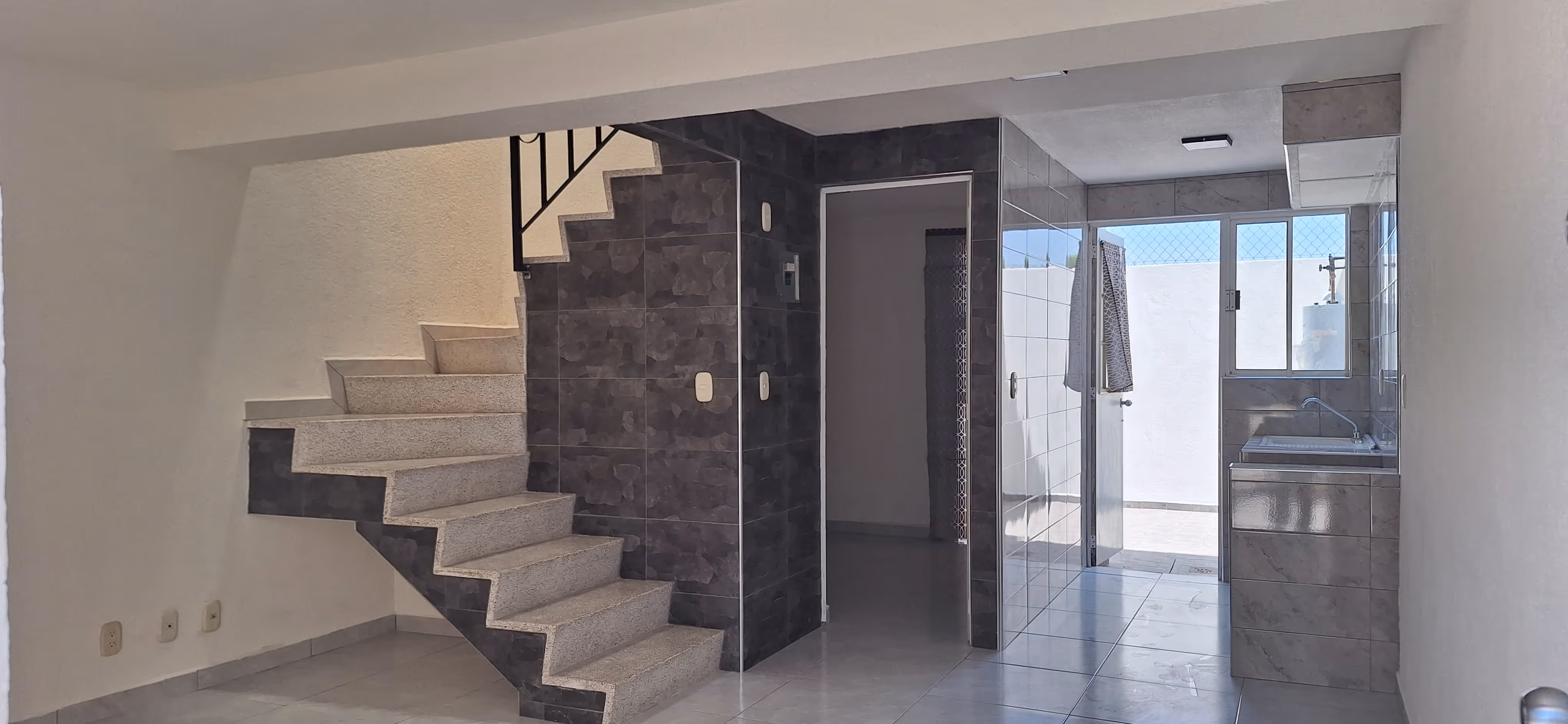 V18: VENTA DE CASA EN FRACC. HACIENDA SANTA CLARA 1,200,000