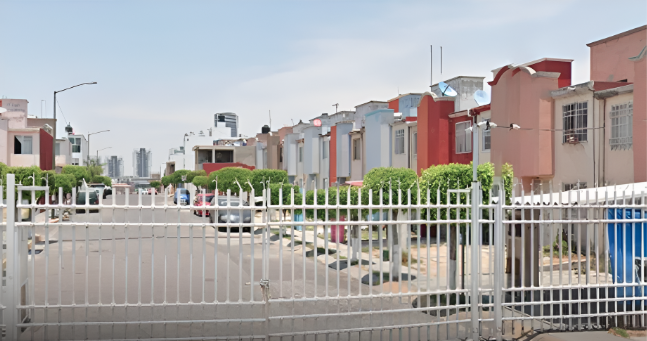 ID: 1168 REMATE CASA EN FRACC. HACIENDA SANTA CLARA, CALLE 129 PONIENTE