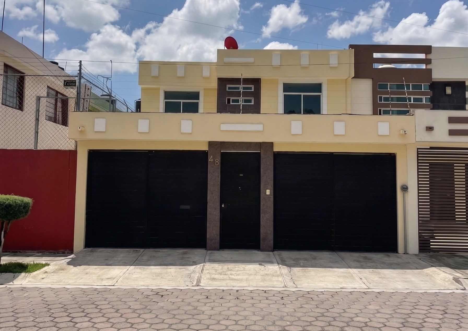 V56 - VENTA DE CASA EN BOSQUES DE AMALUCAN