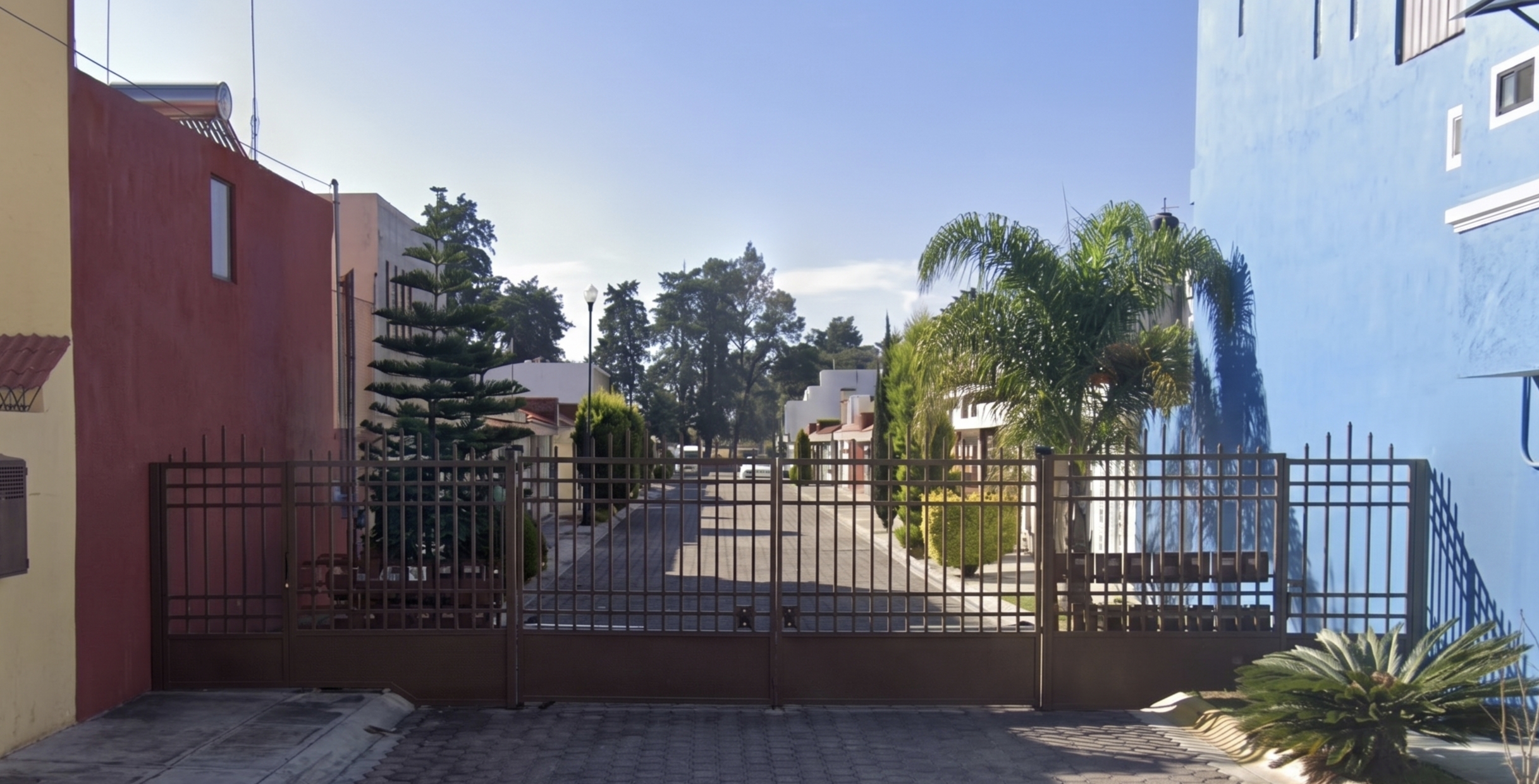 ID:1201 REMATE CASA EN BOSQUES DE AMALUCAN, CALLE 8A
